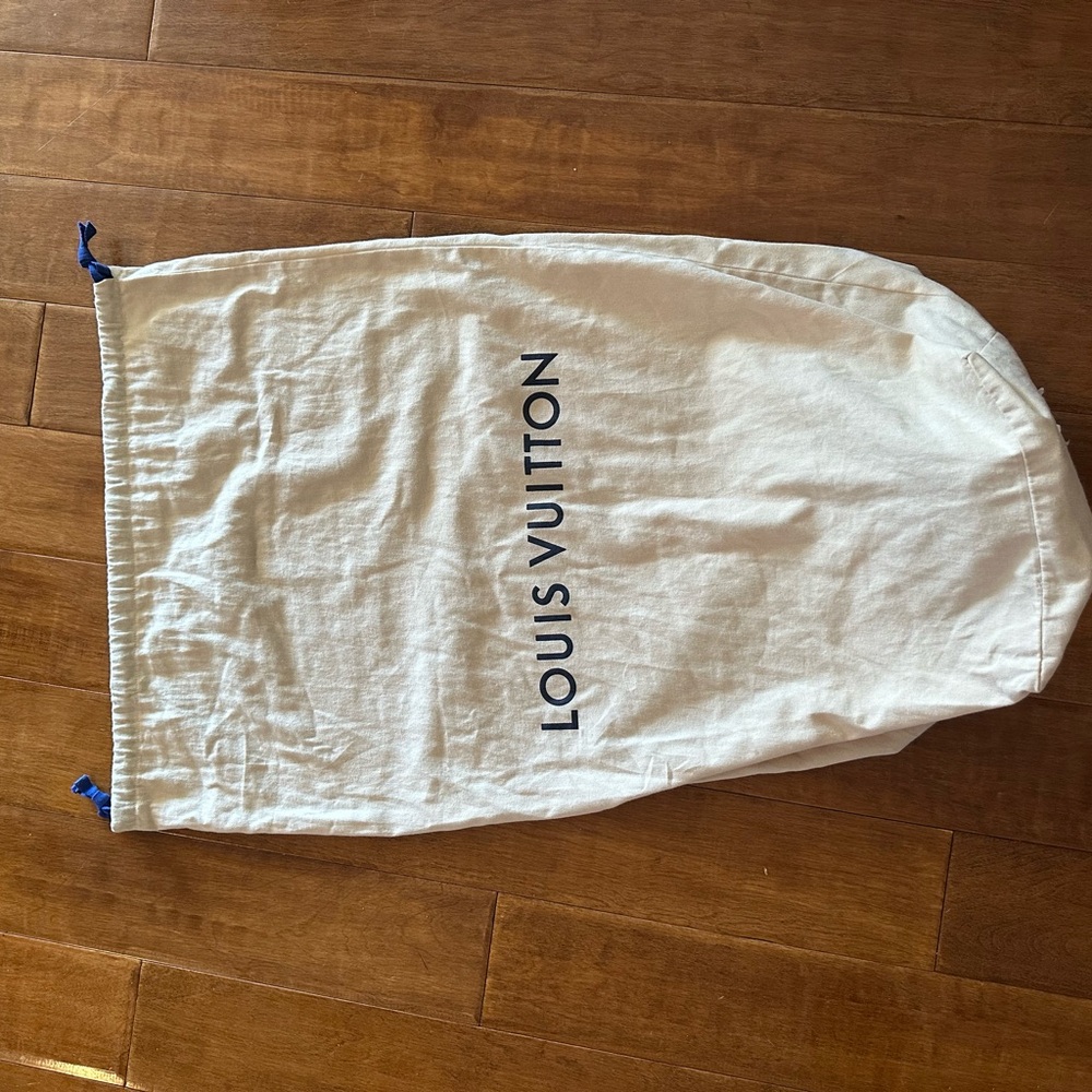Louis Vuitton dust bag for duffle